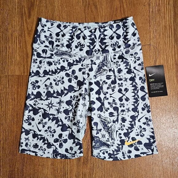 Nike One Tight Fit Shorts Women's Recreation Club RARE Edition Size Small DM1571 - Picture 2 of 9